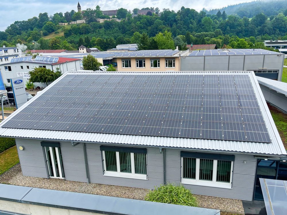 Modernes Wohnhaus, komplett belegt